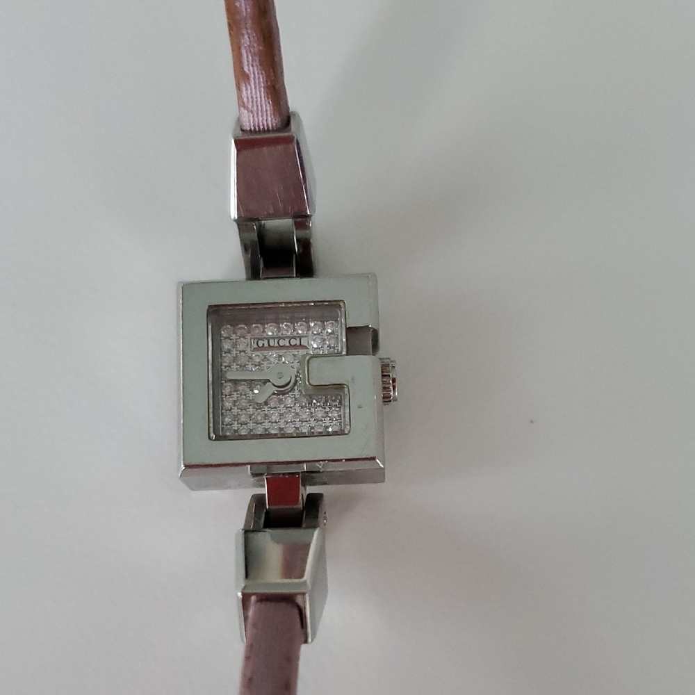 White Gold and Diamond Face G Watch With Pink Strap. - Picture 2 of 8